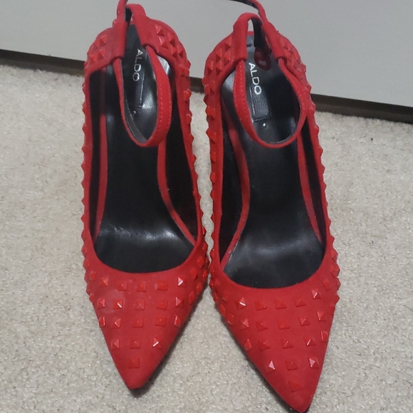 Heels - Picture 2 of 5